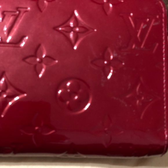 Authentic Louis Vuitton Zippy Wallet - Picture 5 of 8